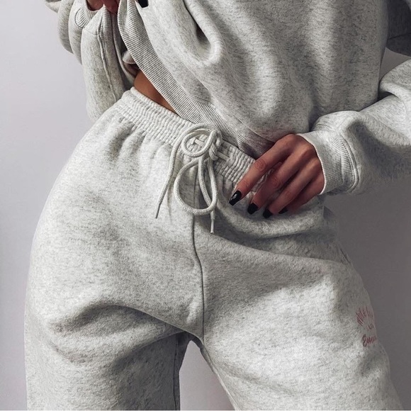 White Fox Boutique Essentials Club Set Crewneck & Sweatpants Grey Marle Pink - Picture 1 of 17